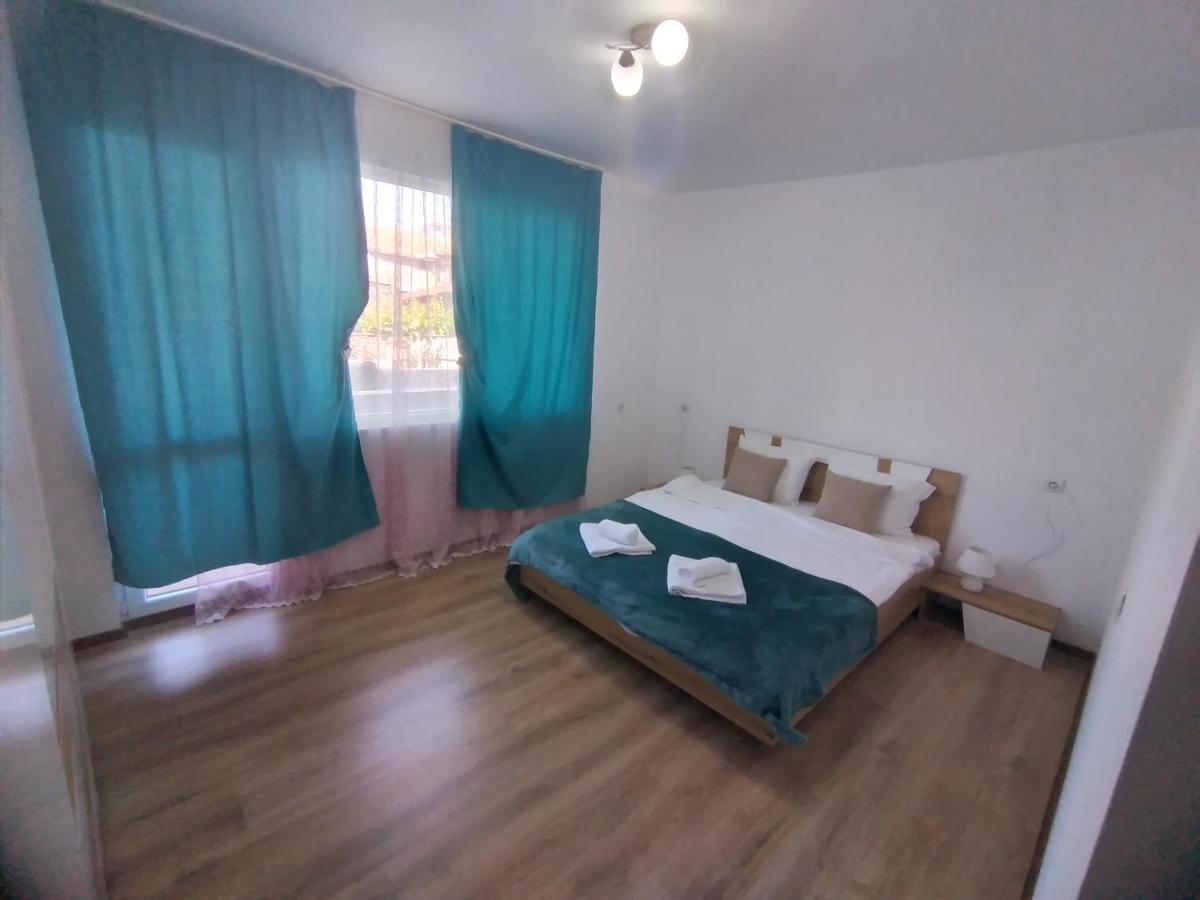 The Center Apartments Comfort Sandanski Esterno foto